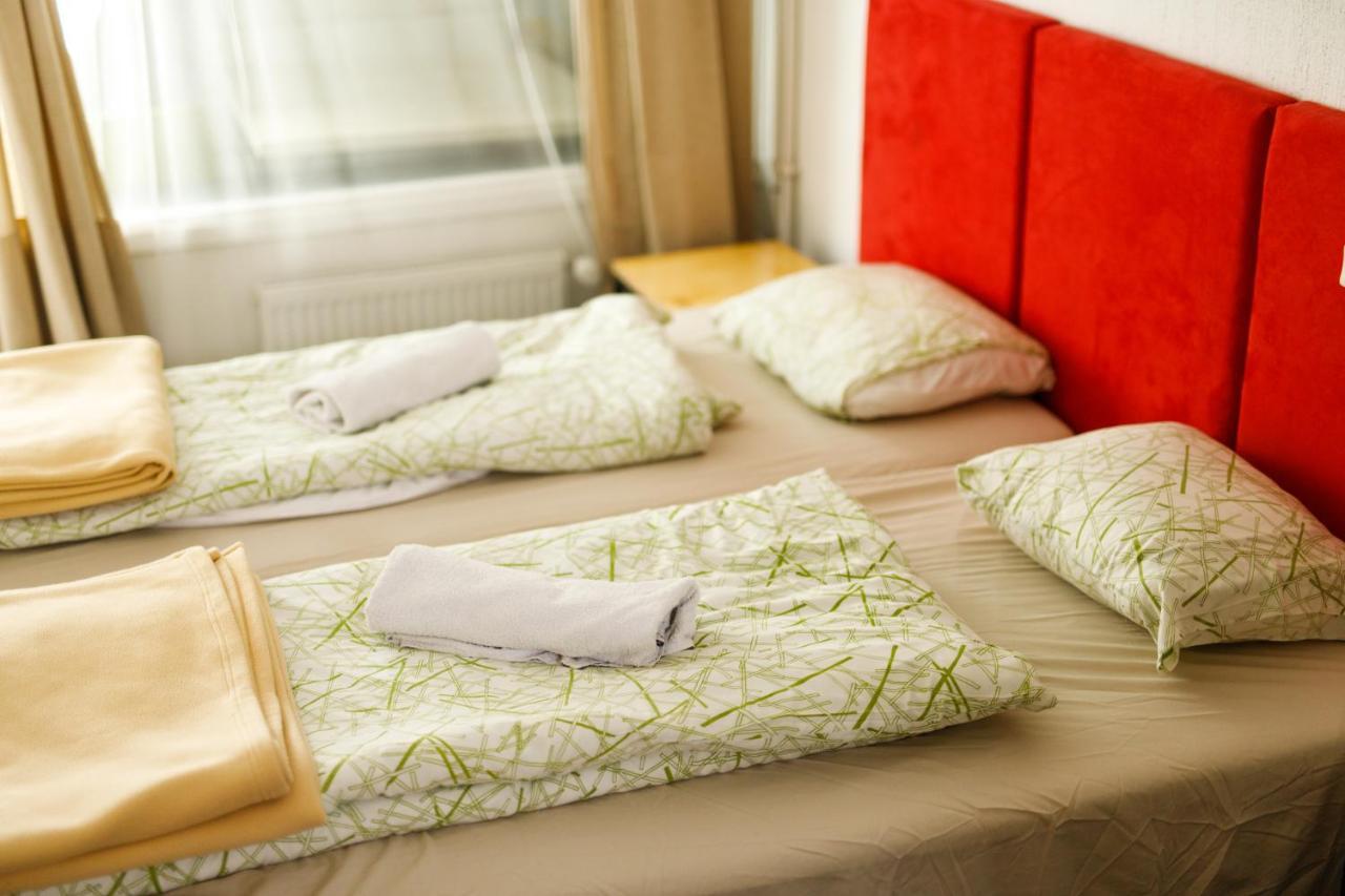 פוזנן Kaskada Hotel מראה חיצוני תמונה
